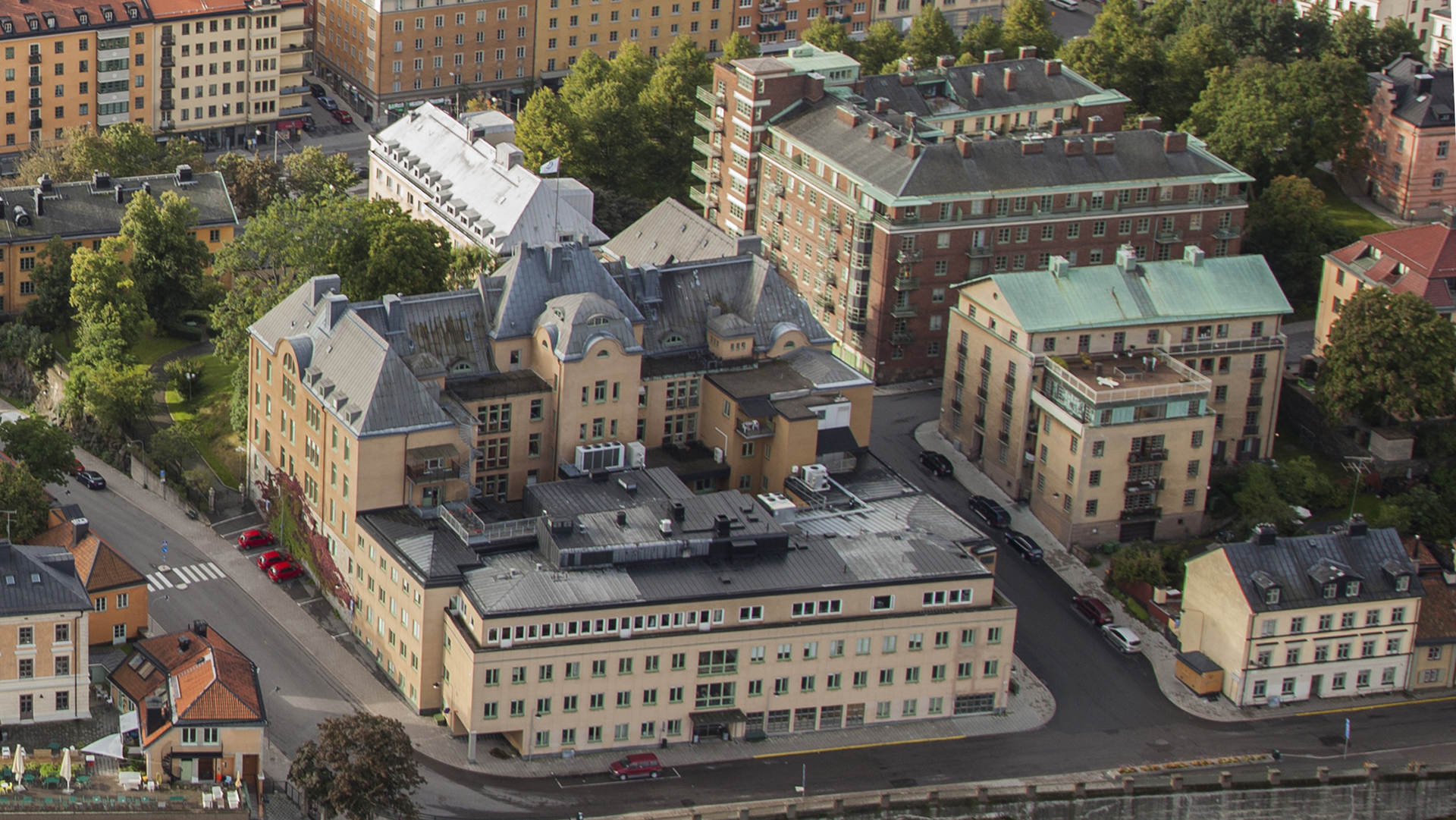 Flygbild över Ersta sjukhus, som är ett av få sjukhus i Sverige där man specialiserar sig på inflammatoriska tarmsjukdomar