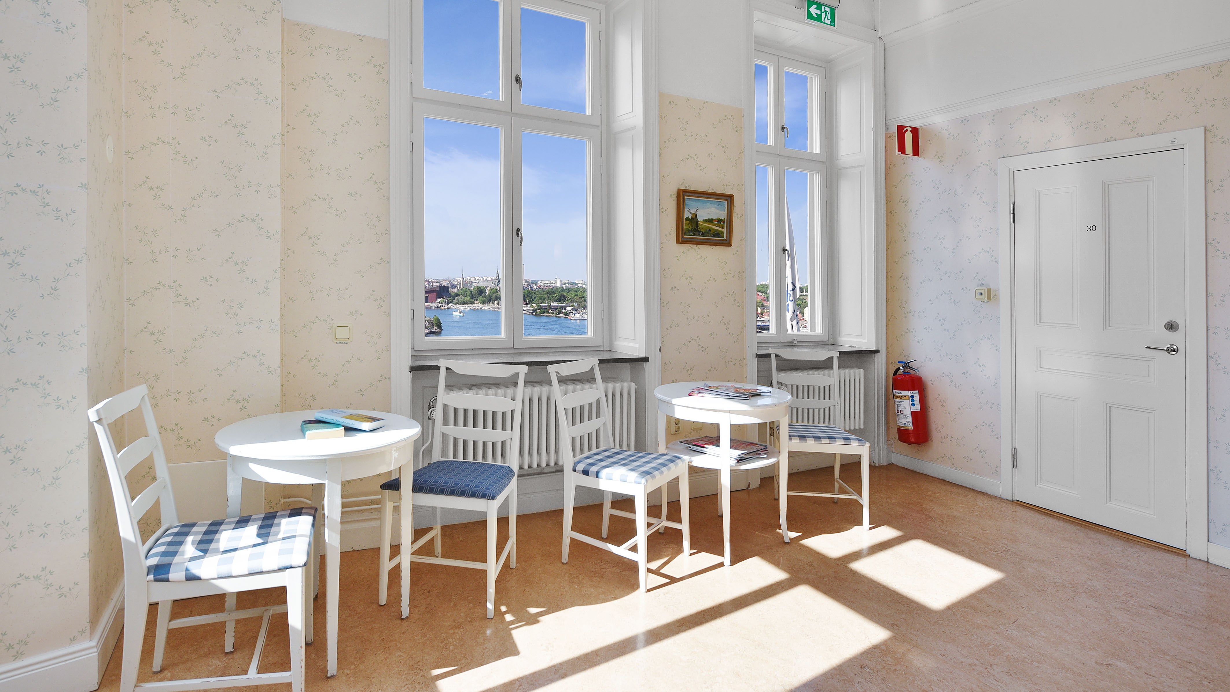 Loungen på systervåningen på Ersta hotell