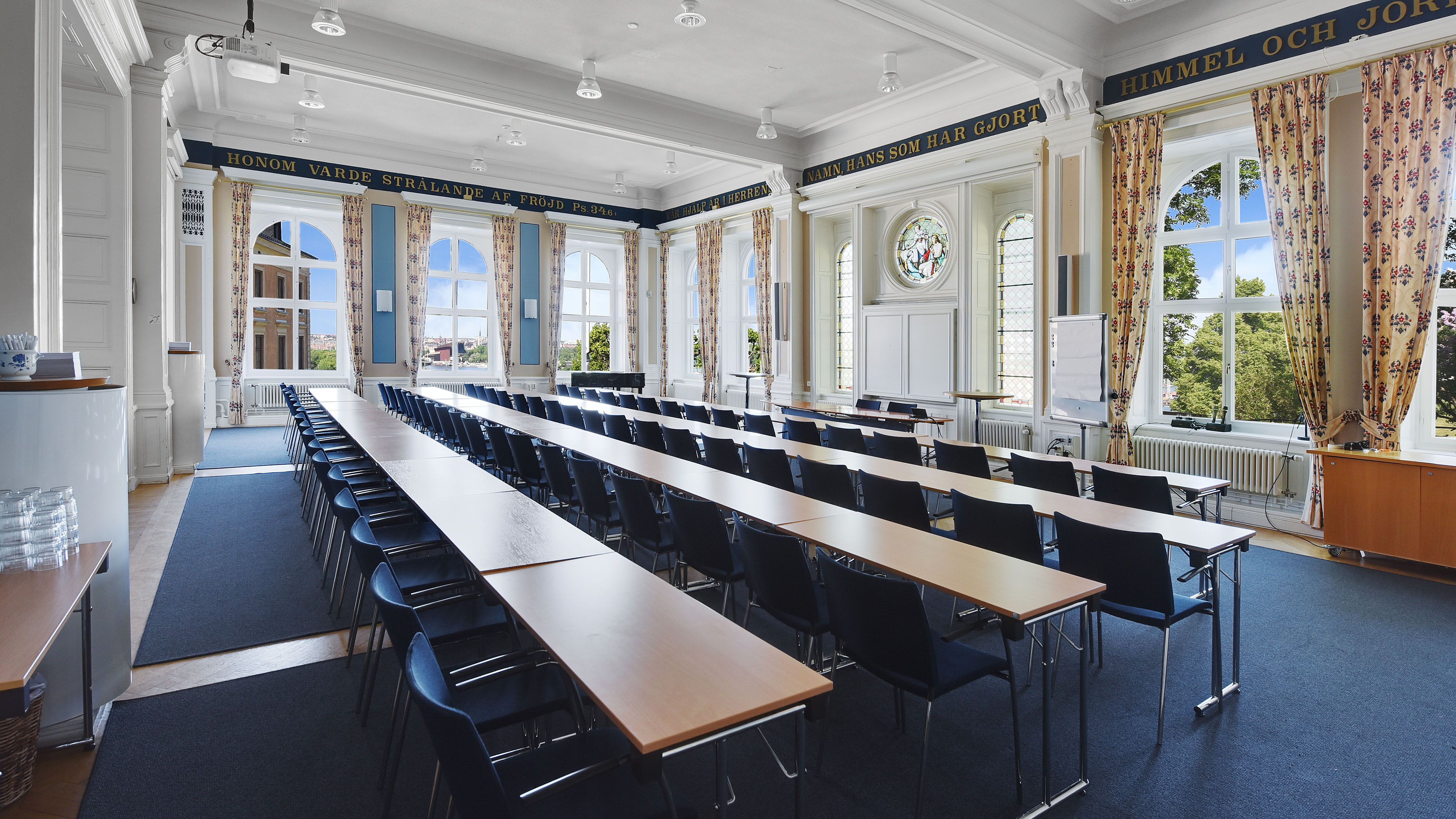 School seating in Bringsalen